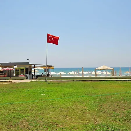 Apartment Seaside No-3 *